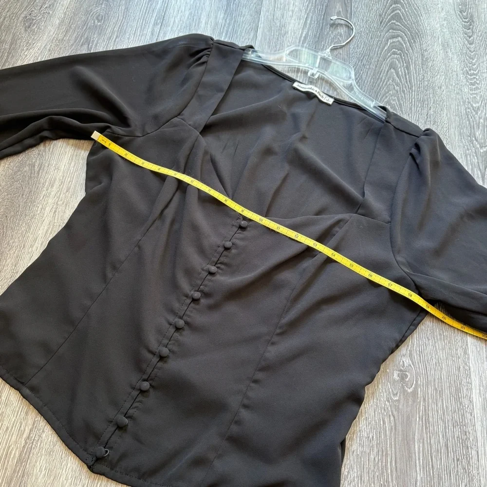 Abercrombie & Fitch Black Button-Up Blouse - Picture 5 of 6